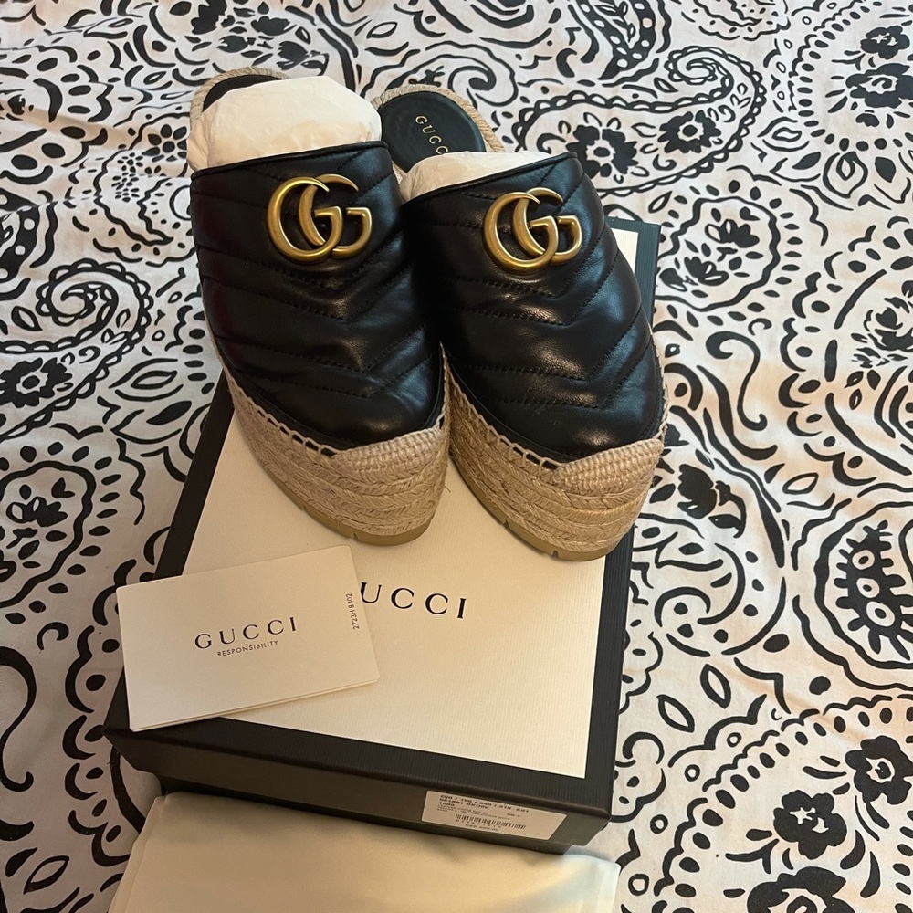 Gucci slide espadrille 6 1/2 only worn once